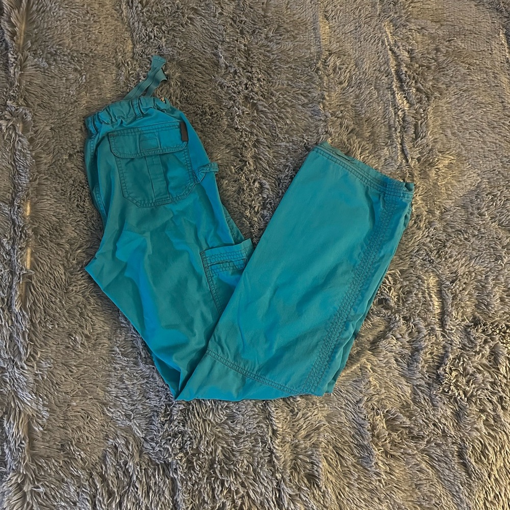 KOI scrub pant. Color turquoise. Size XS tall. Lindsey scrub bottom. Cargo pants